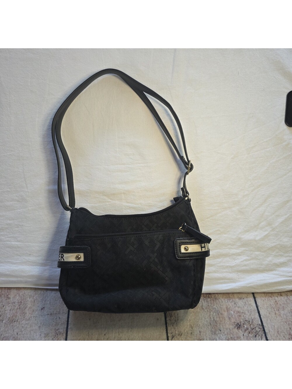 Tommy Hilfiger Black Small Crossbody Bag 5 Pocket 2018 Adjustable Strap Y2K